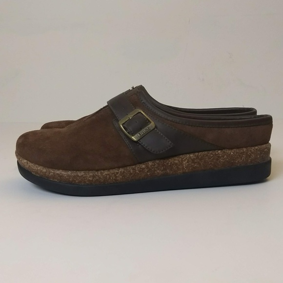 cork bottom clogs